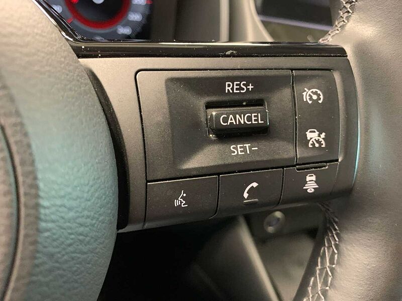 Nissan Qashqai 1.3 DIG-T N-Connecta Navi SHZ PDC LED