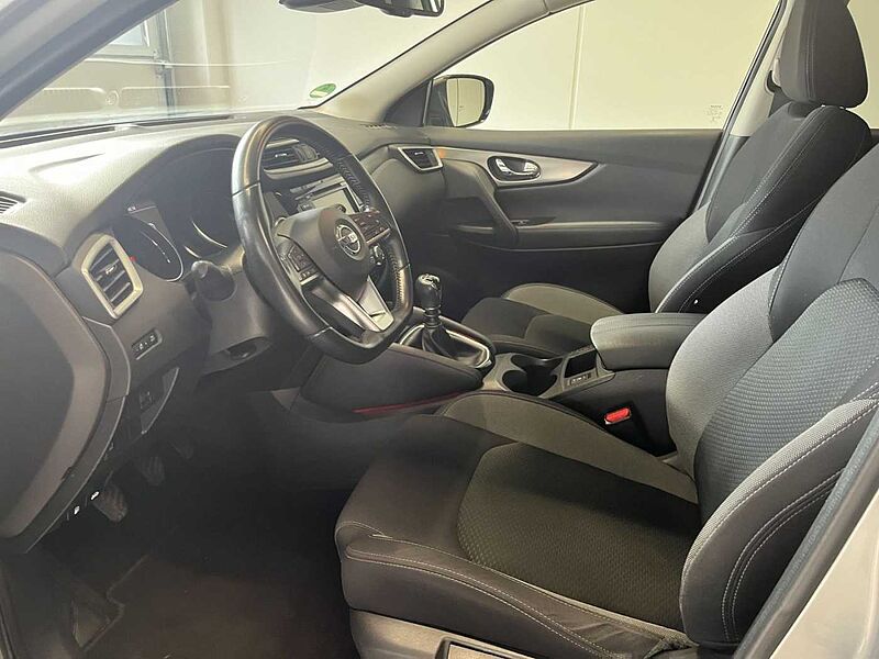 Nissan Qashqai 1.3 Schaltgetriebe - N-Connecta