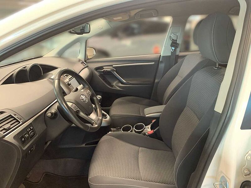 Toyota Verso 1.6 Life Navi Kamera SHZ 7-Sitze PDC