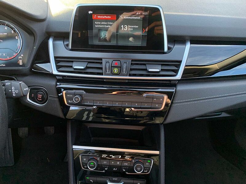 BMW 216 Gran Tourer i 1.5 GrandTourer Sport Line LED Navi PDC SHZ