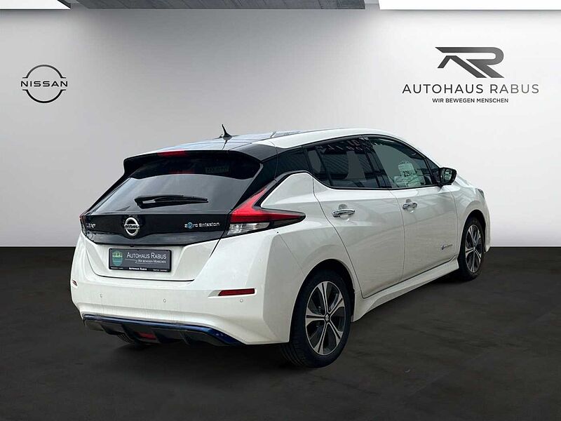 Nissan Leaf 40 KWh N-Connecta LED Navi DAB PDC R-Kamera